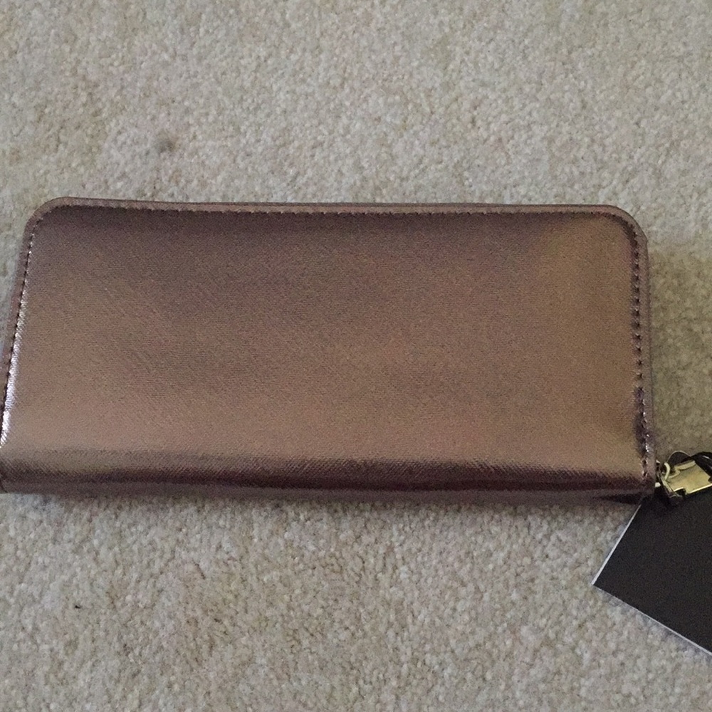 Mango Wallet - Picture 2 of 5